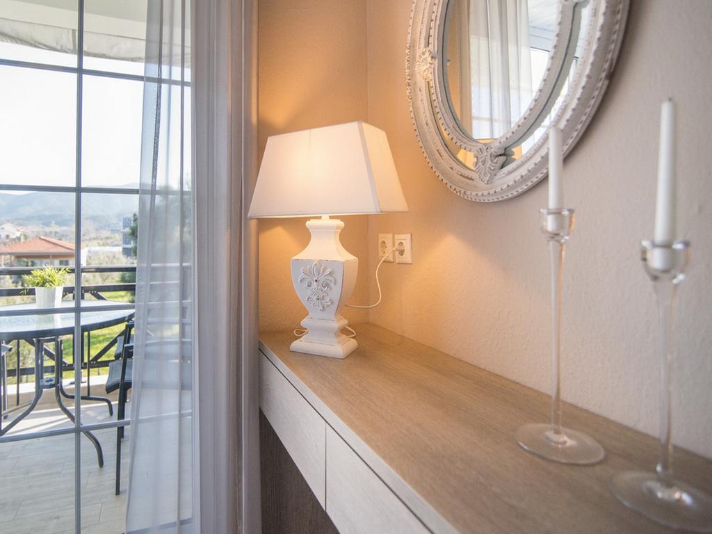Frau Irenes Haus Appartement Sarti Buitenkant foto